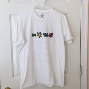 Men’s white T-shirt.